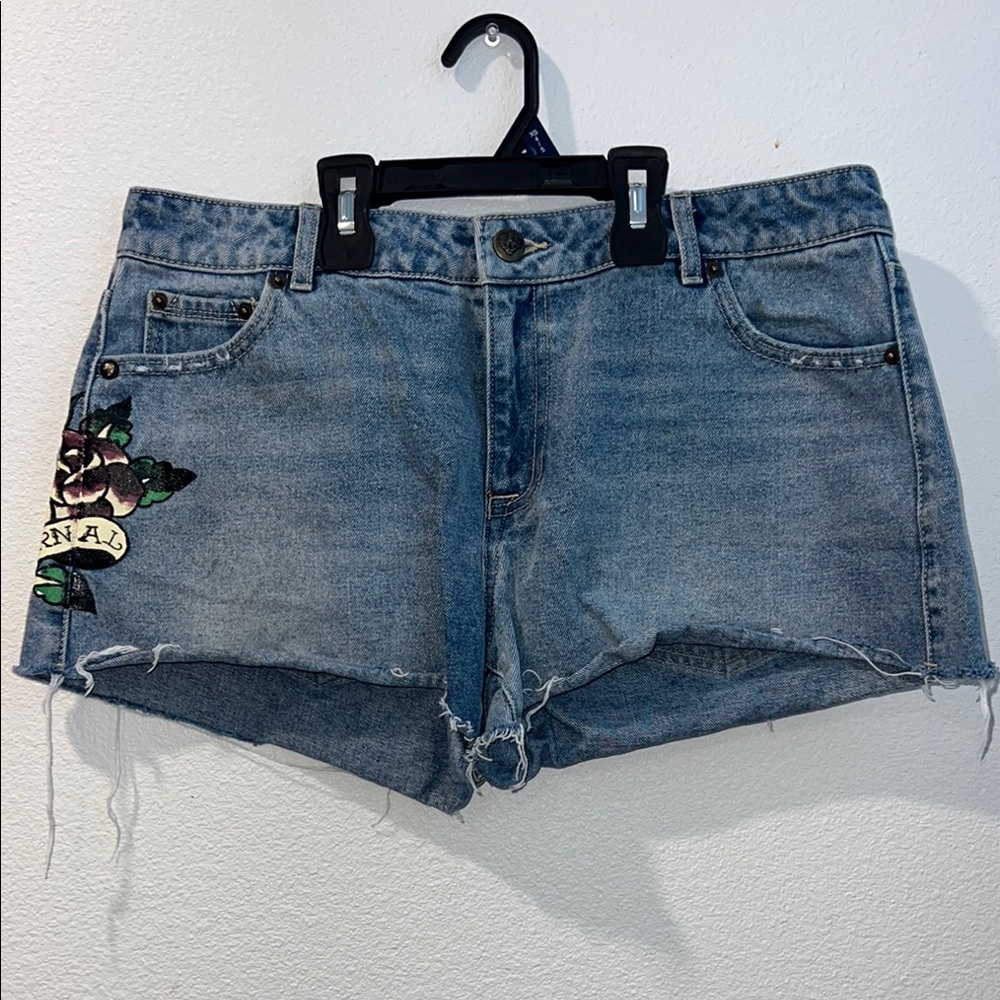 Stylish Blue Denim Women's Shorts